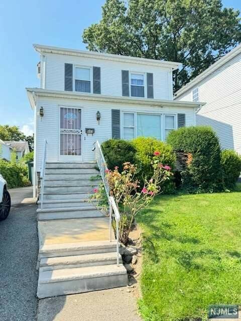 Property Photo:  464 Lawton Avenue  NJ 07657 