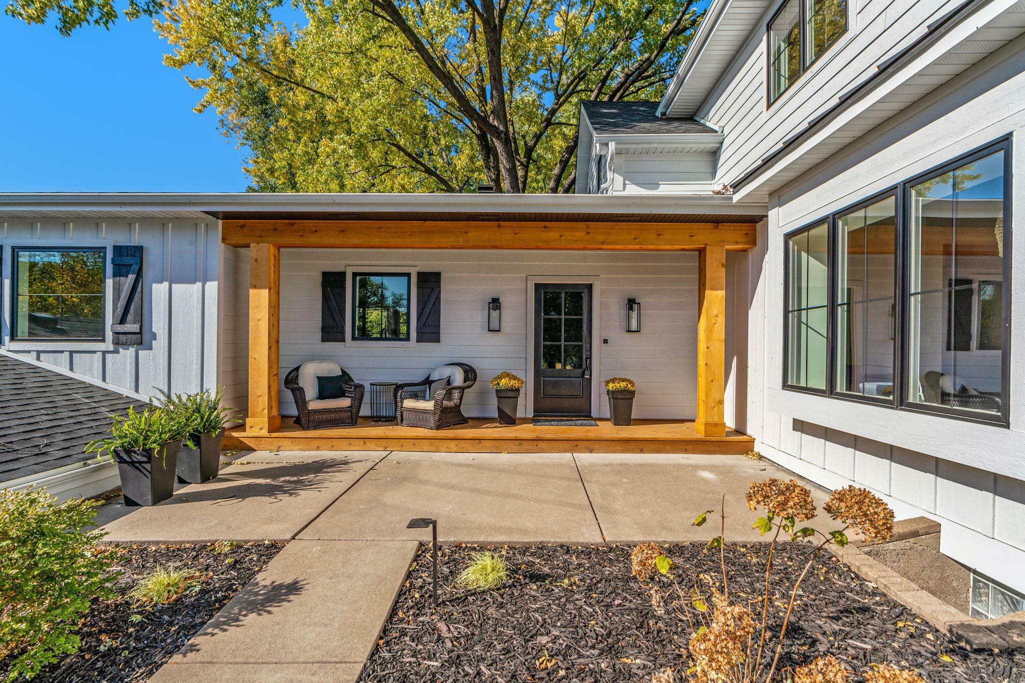 Property Photo:  120 Edgewood Avenue S  MN 55426 