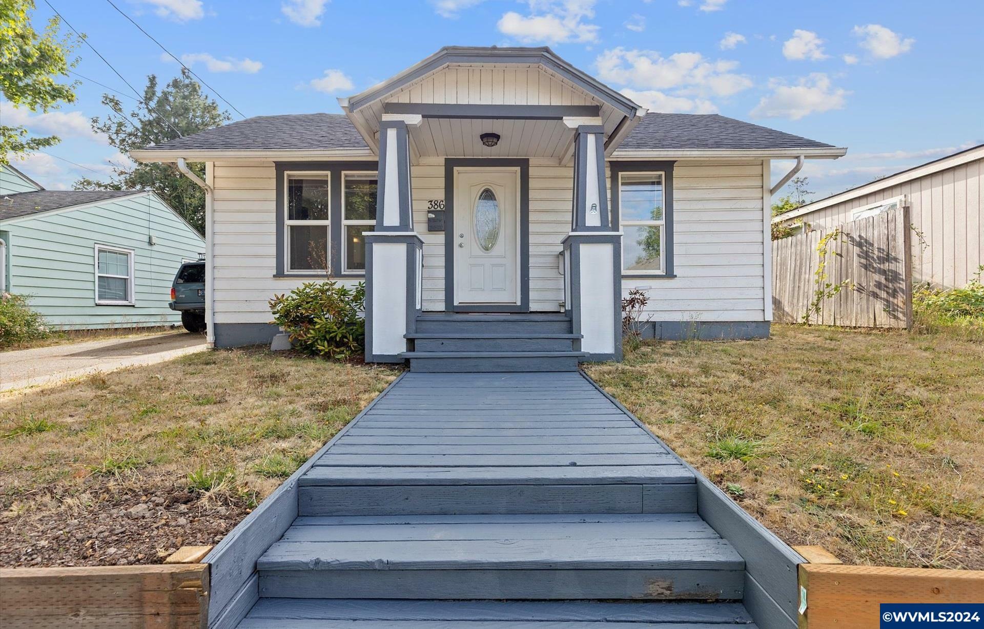Property Photo:  386  23rd St NE  OR 97301 