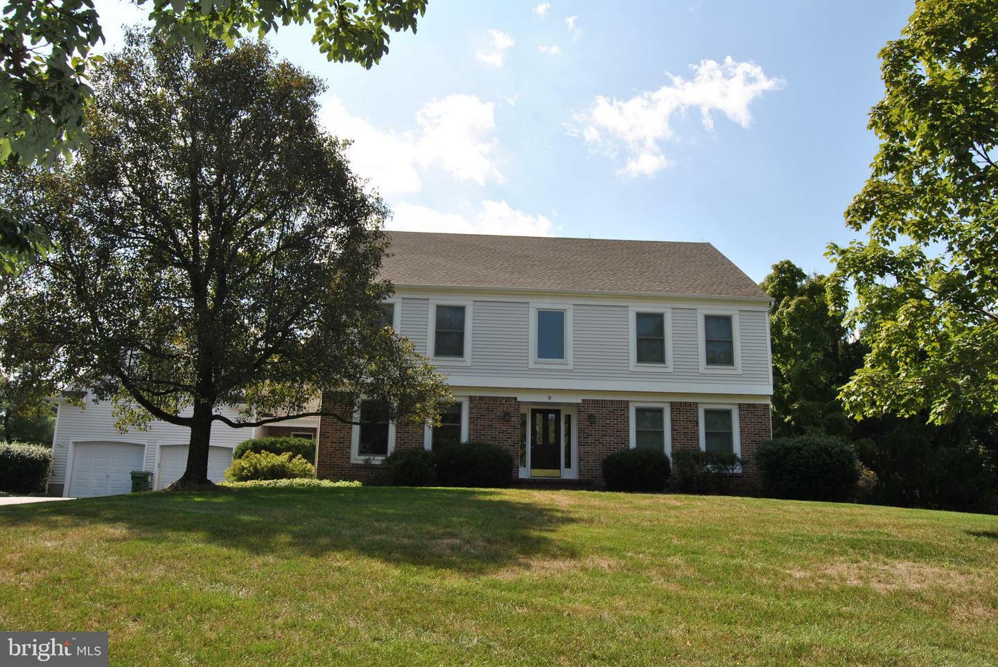 Property Photo:  9 Richmond Drive  NJ 08558 