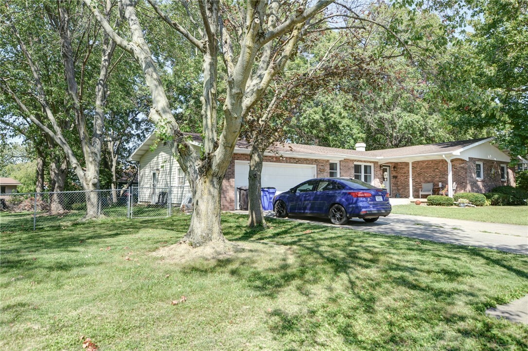 Property Photo:  2120 W Woodbine Drive  IL 62526 