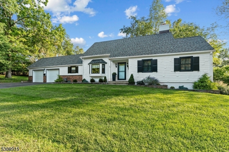 Property Photo:  28 Island Trl  NJ 07871 