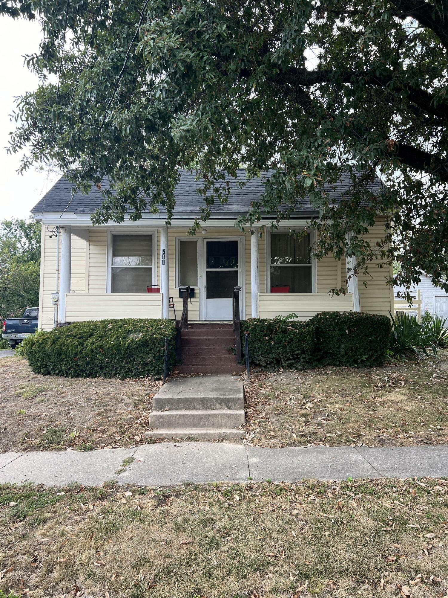 Property Photo:  711 N Olive Street  MO 65265 