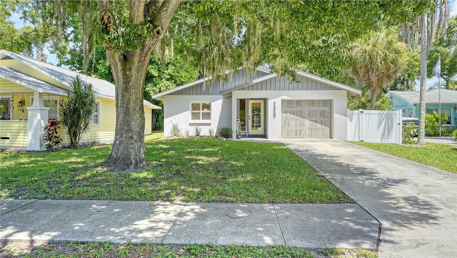 Property Photo:  2459 Bay Street  FL 34237 