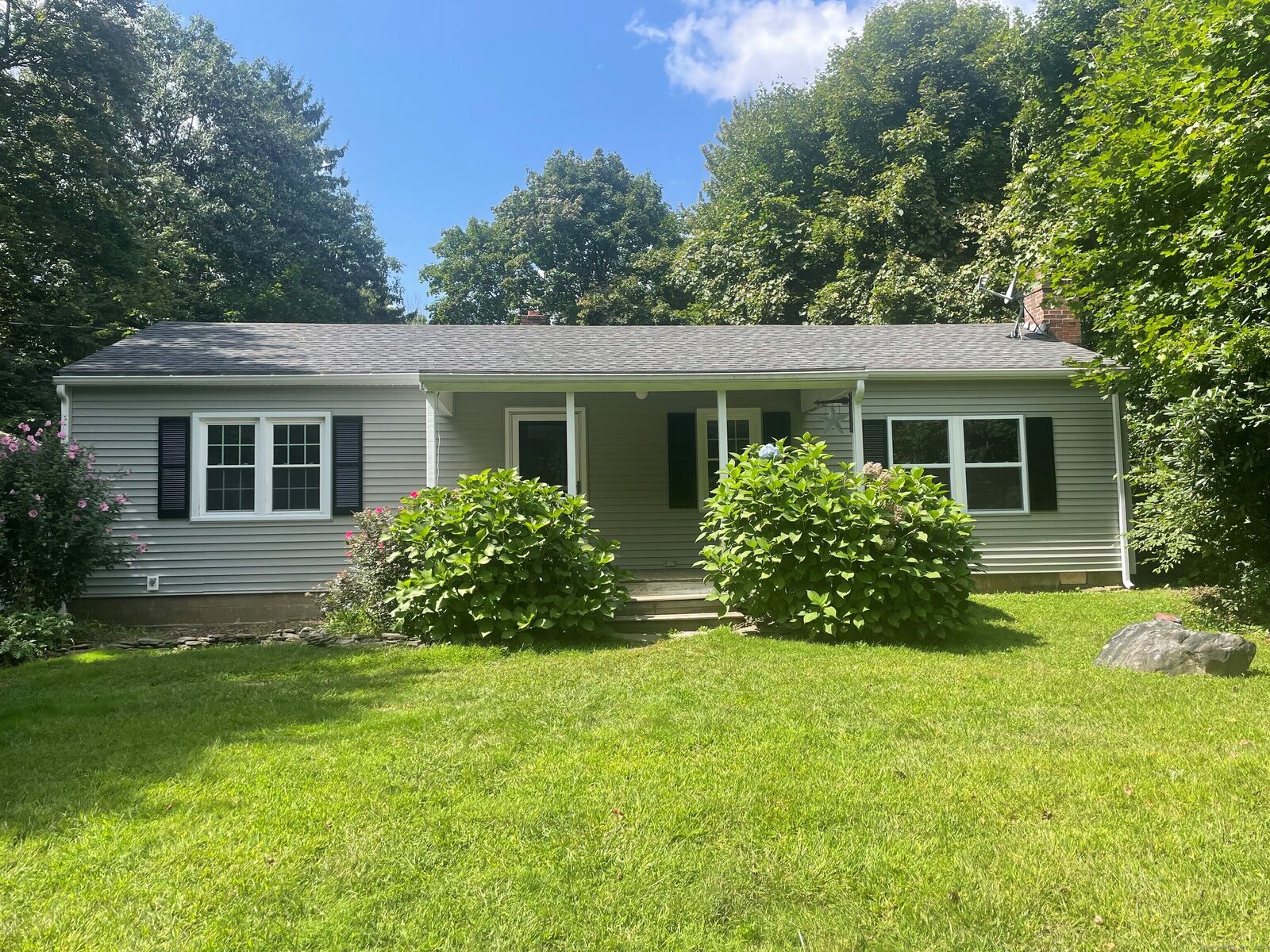 Photo de la propriété:  69 Torringford East Street  CT 06790 