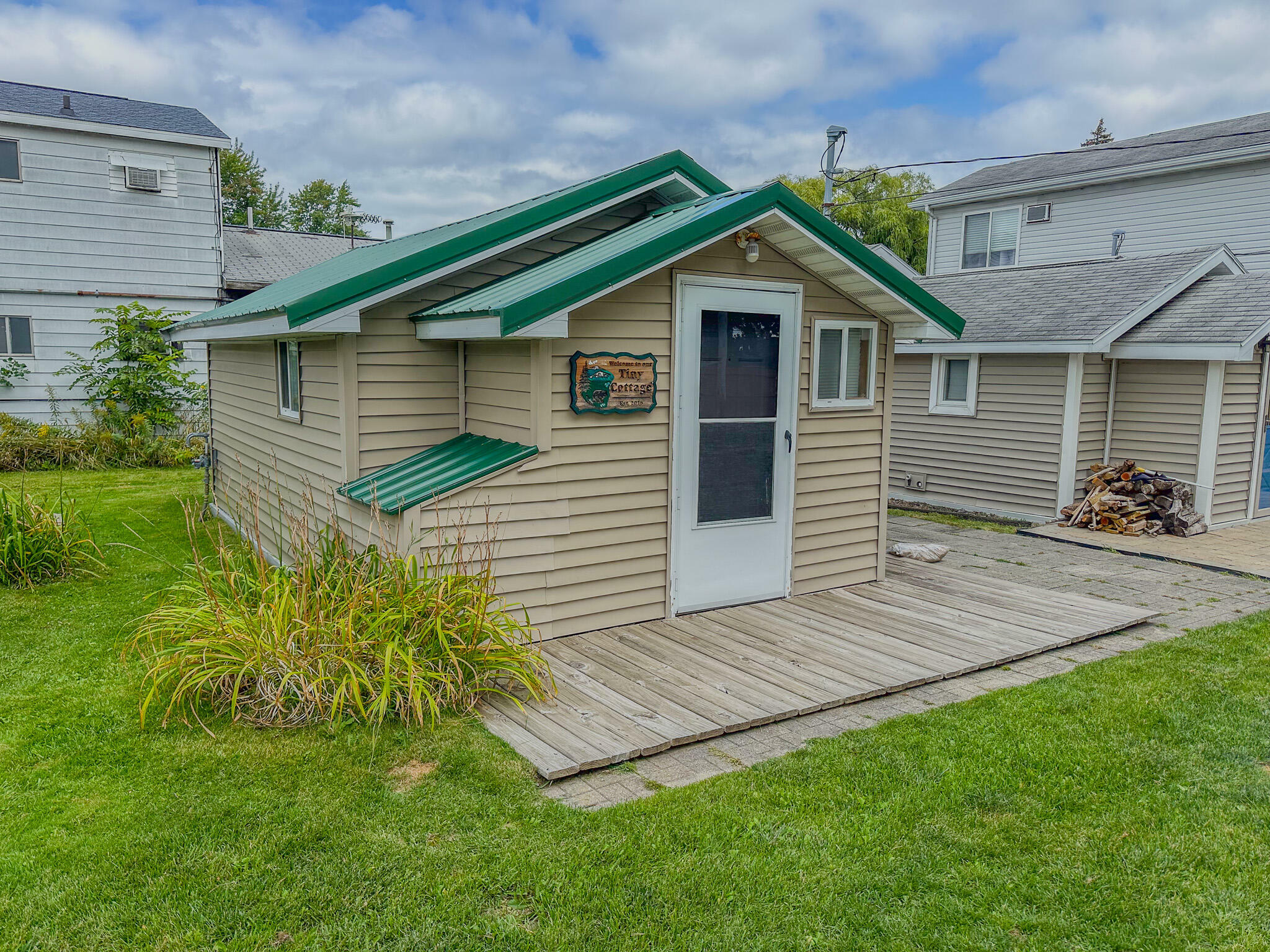 Property Photo:  6482 W Houghton Lake Drive Cabin #4  MI 48629 