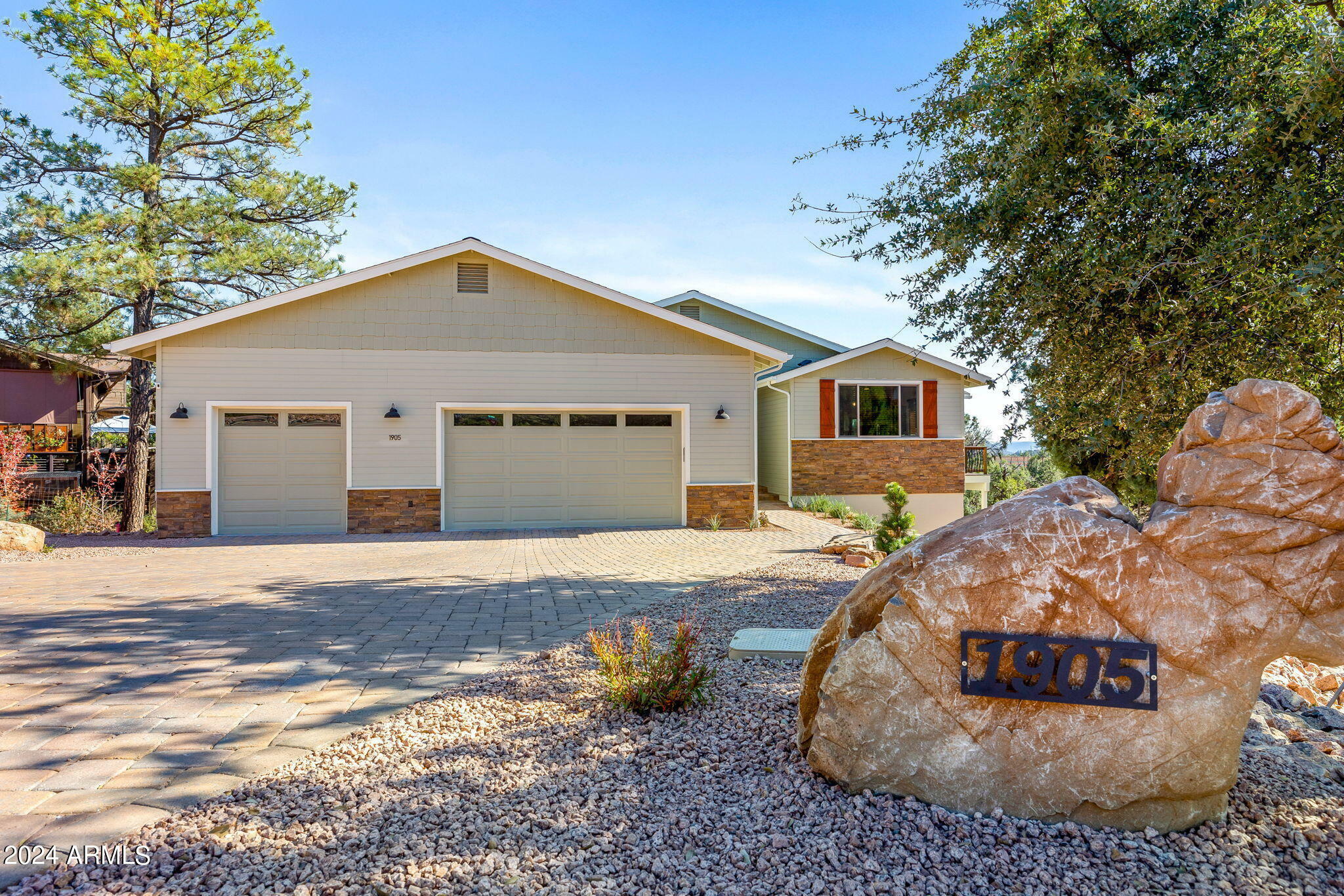 Property Photo:  1905 E Ayden Court  AZ 85541 