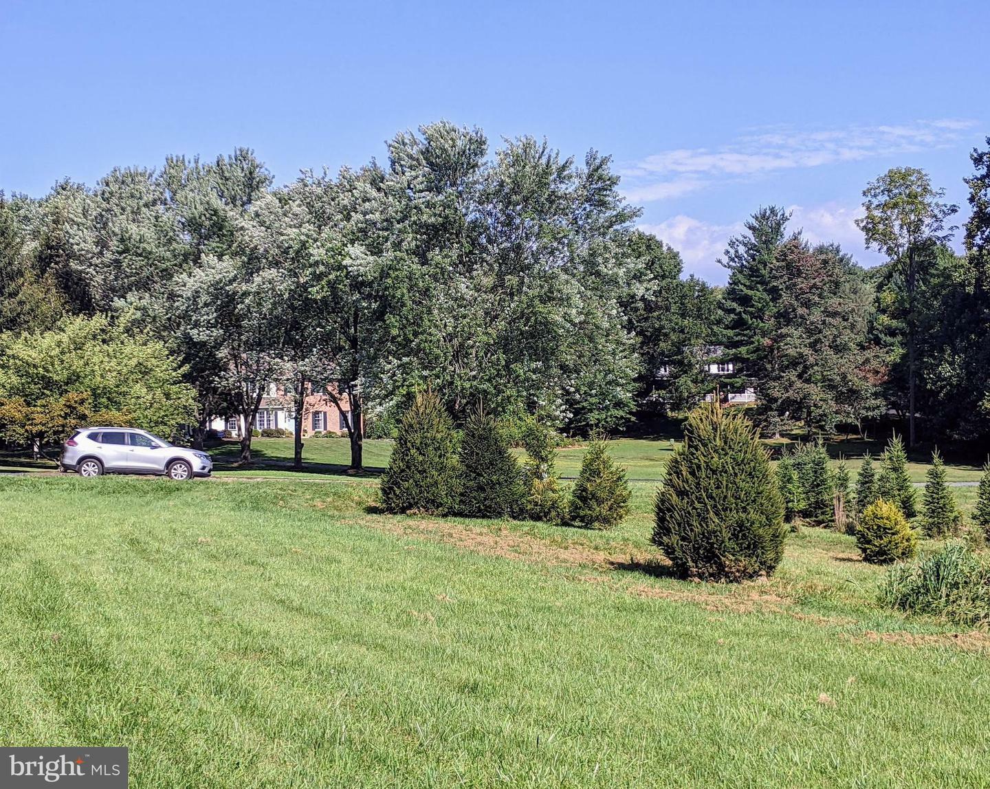 Property Photo:  21 Hawthorne Circle  PA 19520 