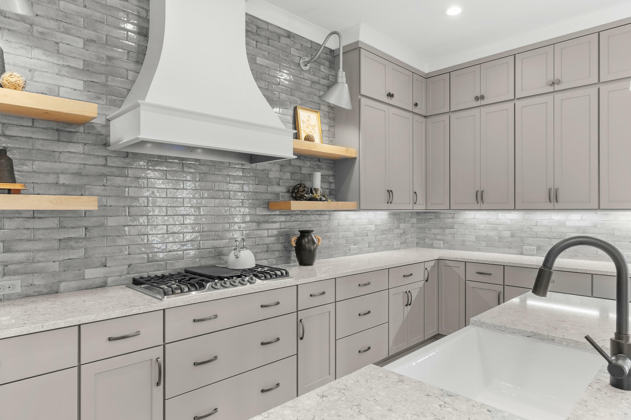 Property Photo: 1447 Addie Drive FL 32578