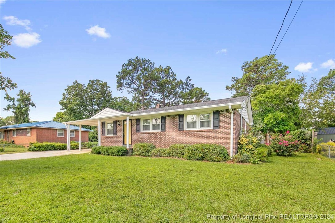 Property Photo:  1608 Bingham Drive  NC 28304 