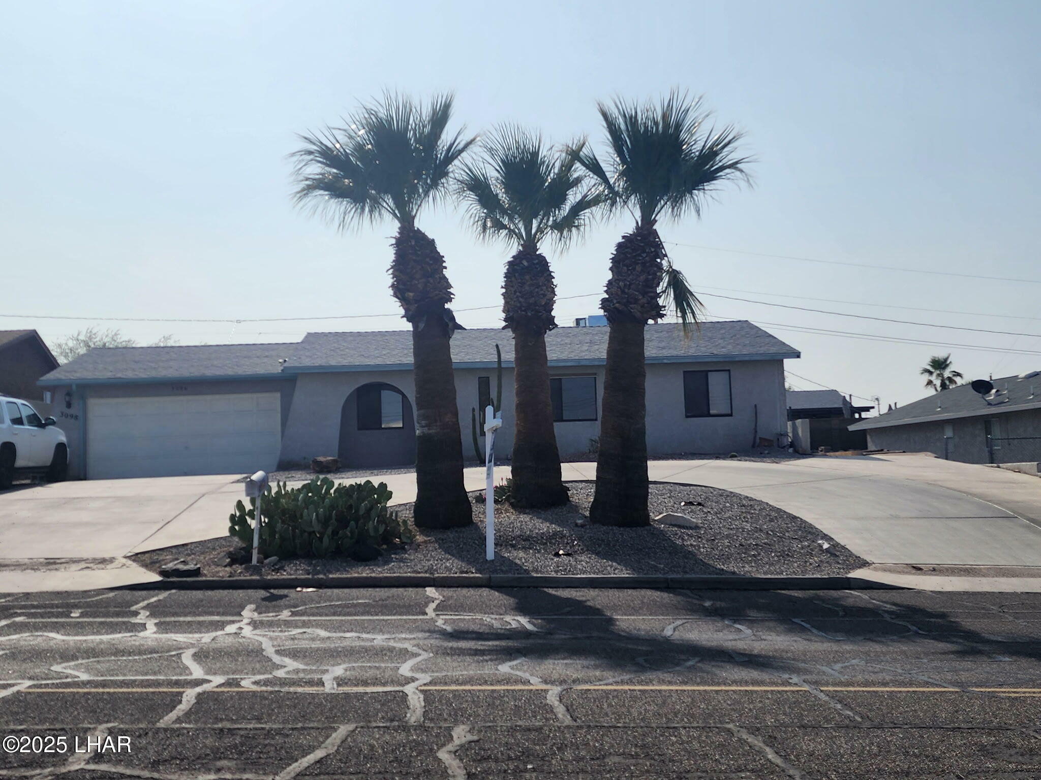 Property Photo: 3098 McCulloch Blvd AZ 86403