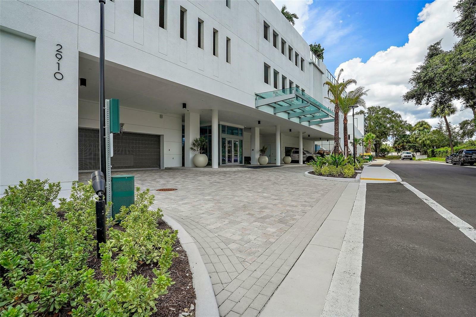 Property Photo: 2910 W Barcelona Street 1001 FL 33629