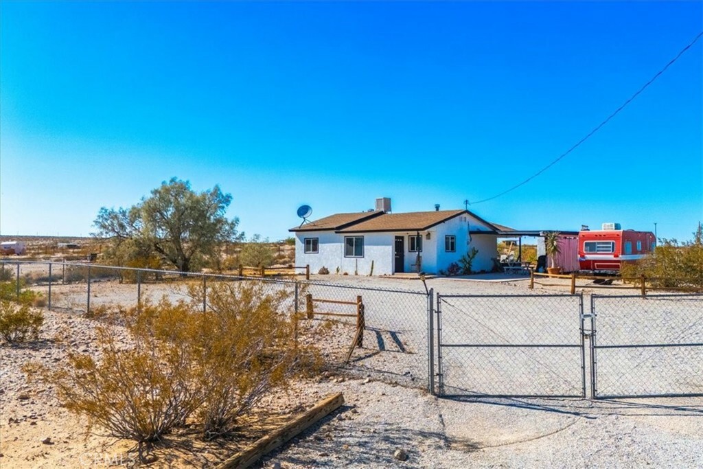 Property Photo:  1560 Jackrabbit Trail  CA 92277 