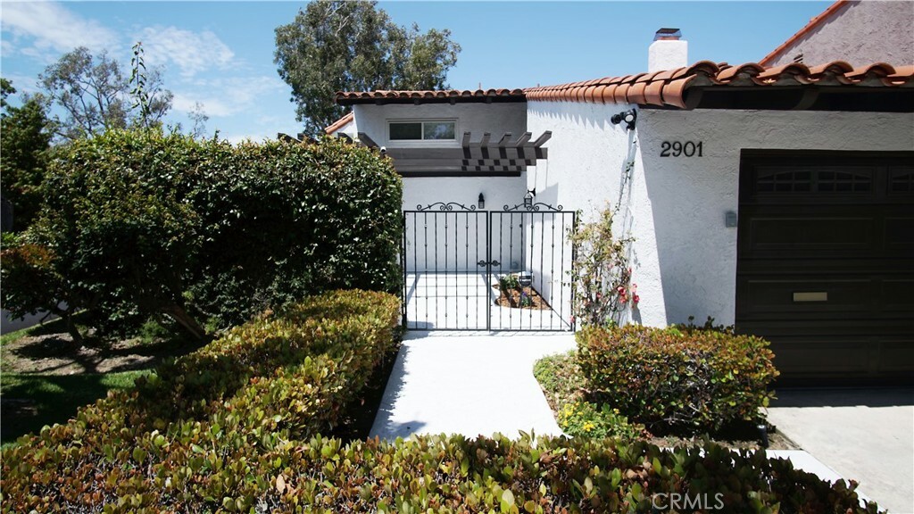 Property Photo:  2901 Quedada  CA 92660 