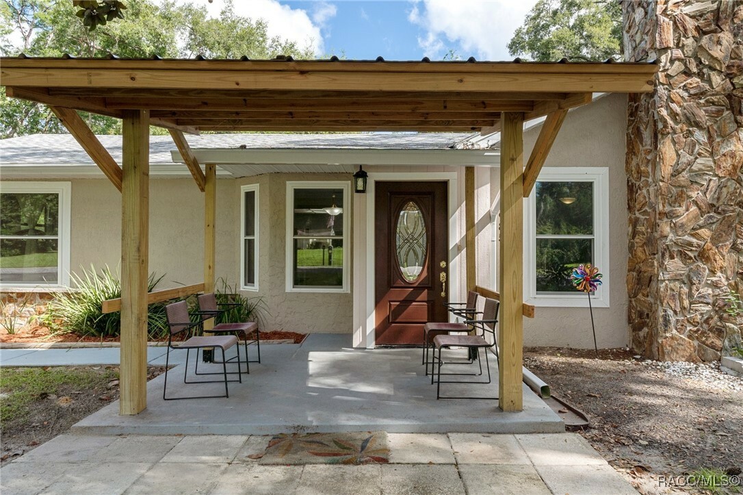 Property Photo:  5985 E Holly Street  FL 34452 