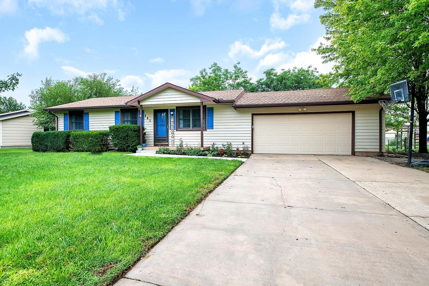 Property Photo:  201 W Swanee  KS 67052 