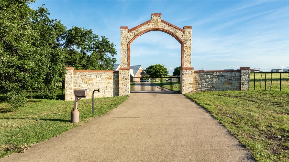 Property Photo: 16355 N Hwy 6 Highway TX 76689