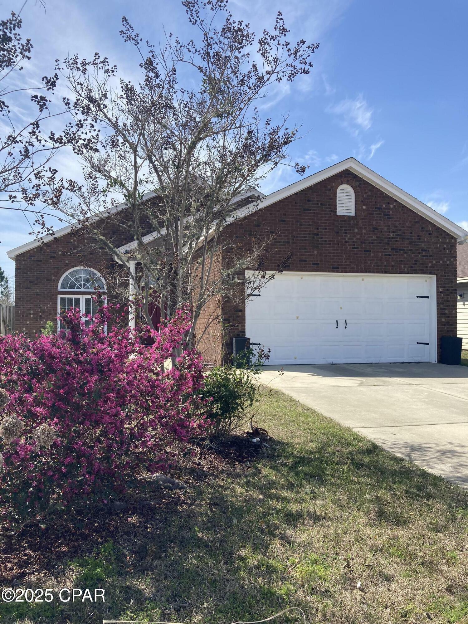 Property Photo: 811 E 24th Street FL 32444