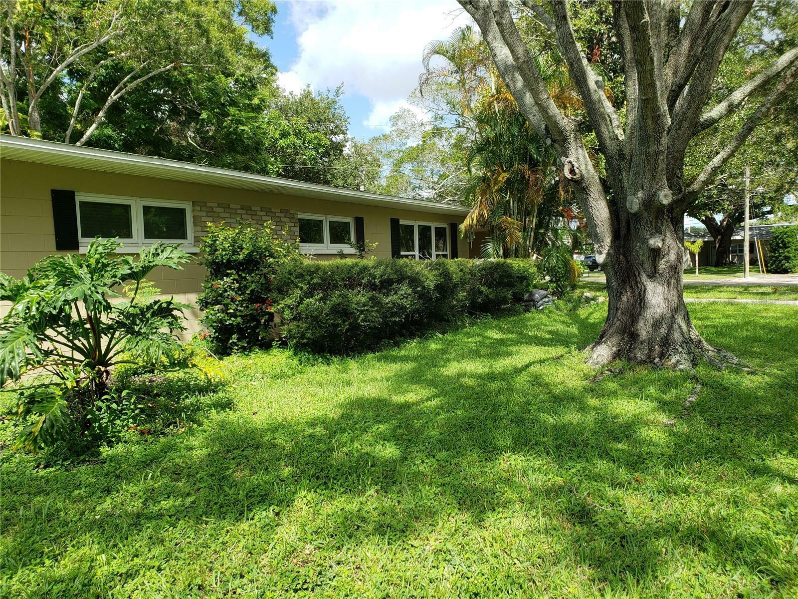 Property Photo:  15654 Darien Way  FL 33764 