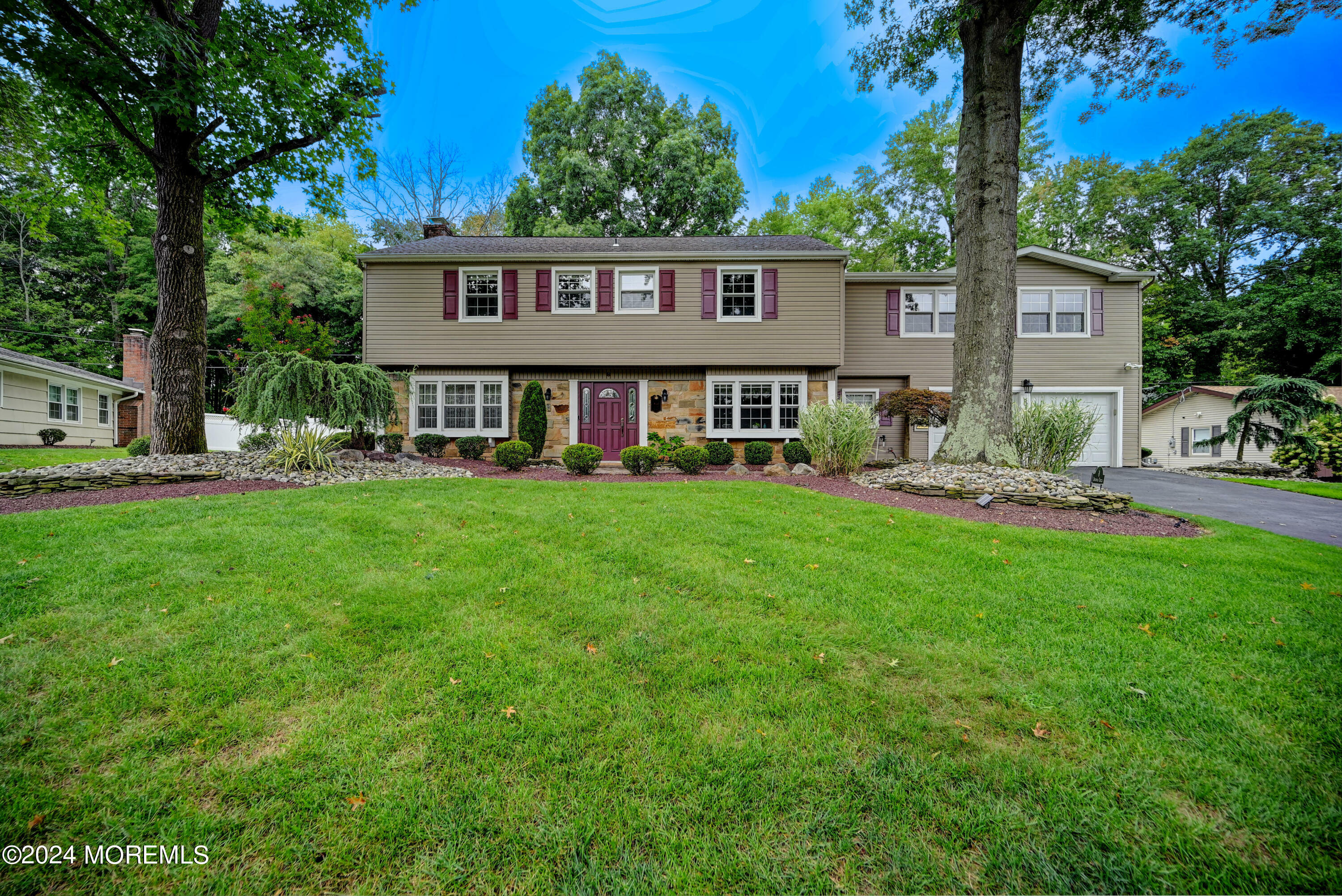 8 Dogwood Circle  Matawan NJ 07747 photo