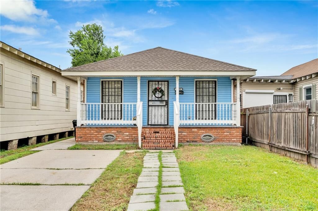 Property Photo: 2635 Jonquil Street LA 70122