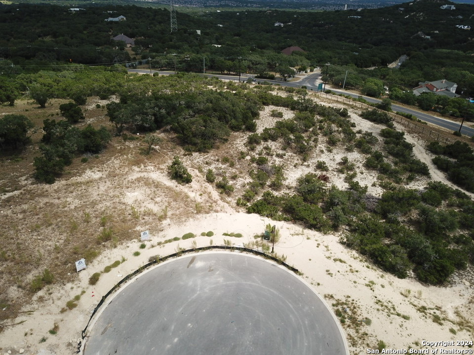 Property Photo:  9503 Lenox Hl  TX 78255 