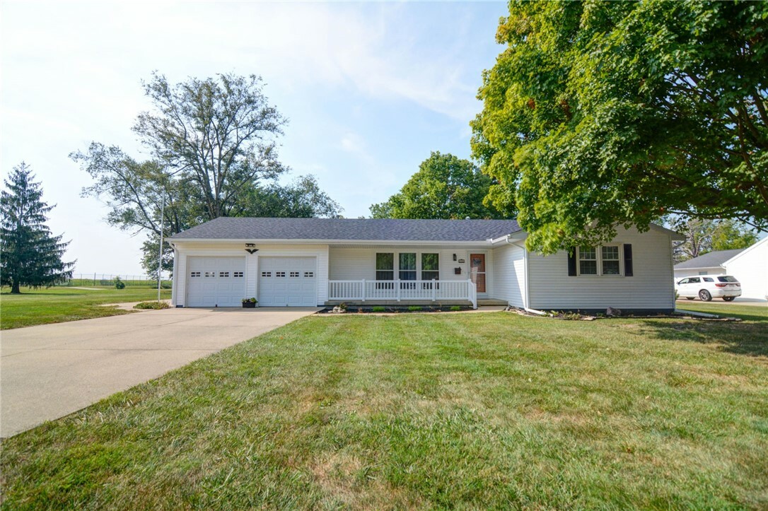 Property Photo:  295 N Country Club Road  IL 62521 