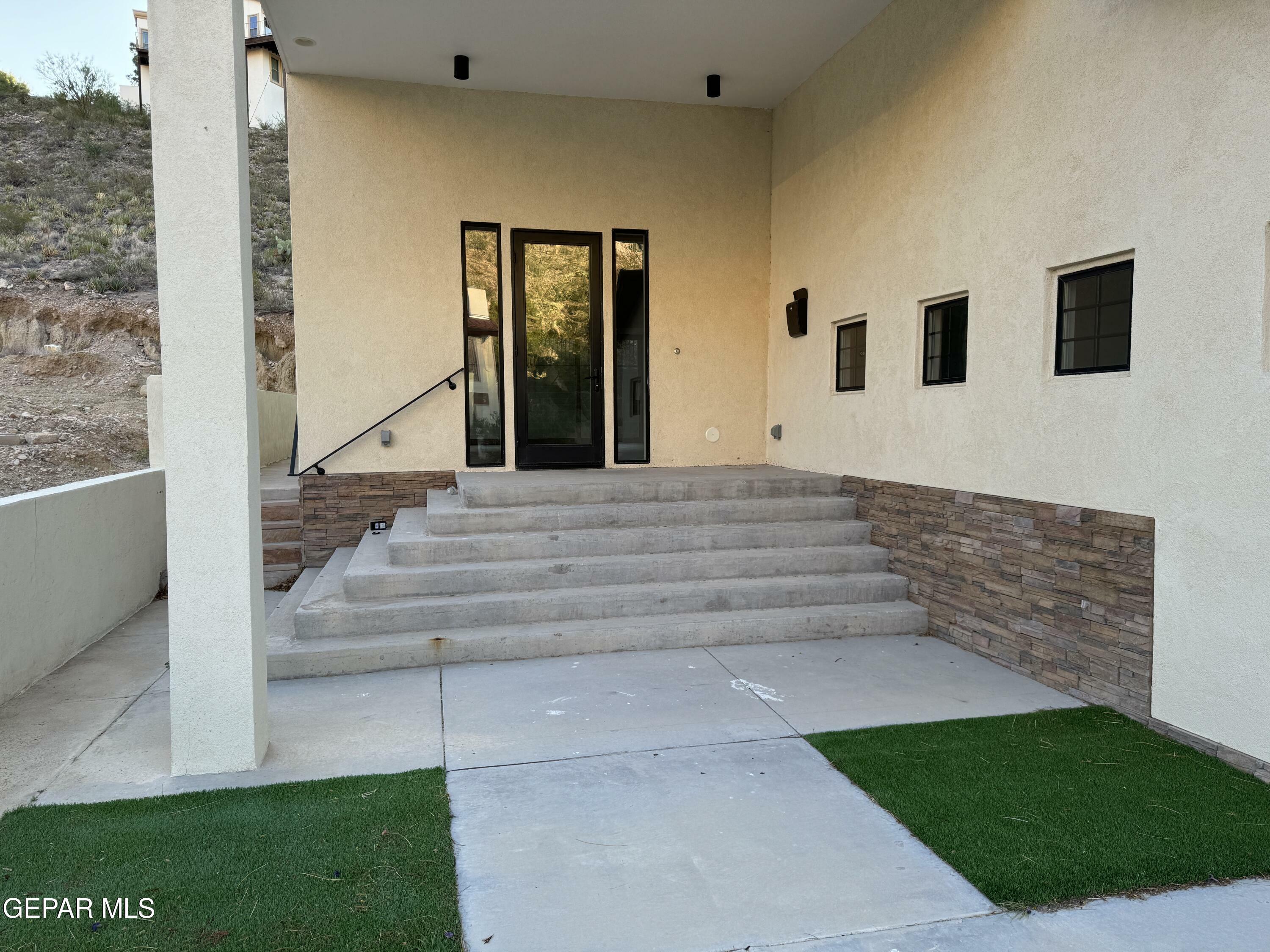 Property Photo:  228 Canyon Terrace Drive  TX 79902 