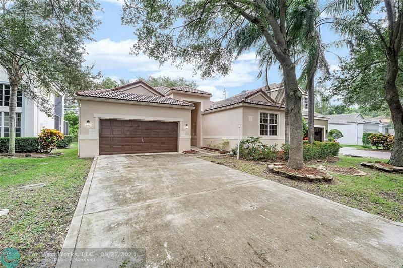 Property Photo:  6319 NW 80th Dr  FL 33067 