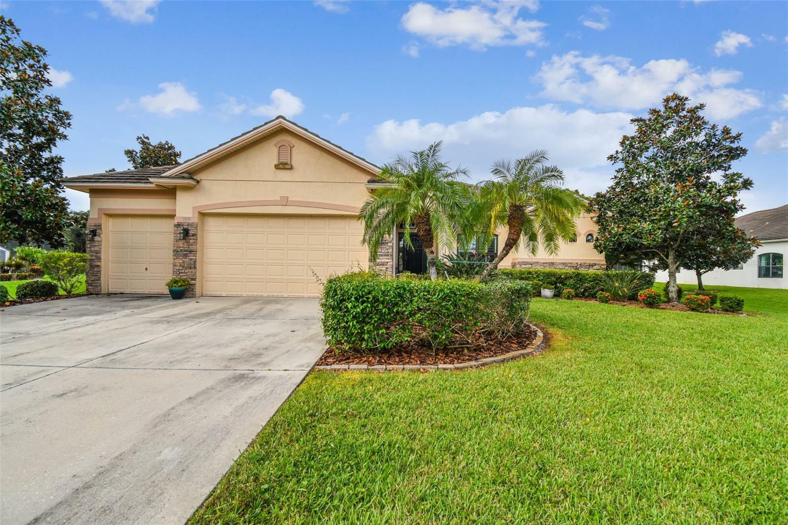 Property Photo:  1909 24th Street Circle W  FL 34221 