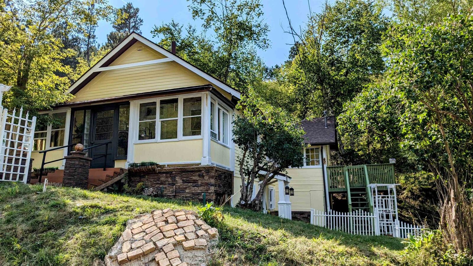 Property Photo: 42 Wabash Ave SD 57732