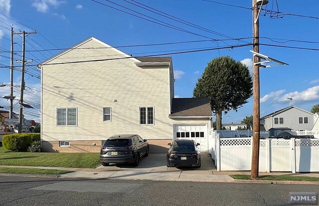 Property Photo:  56 Schuyler Avenue  NJ 07031 