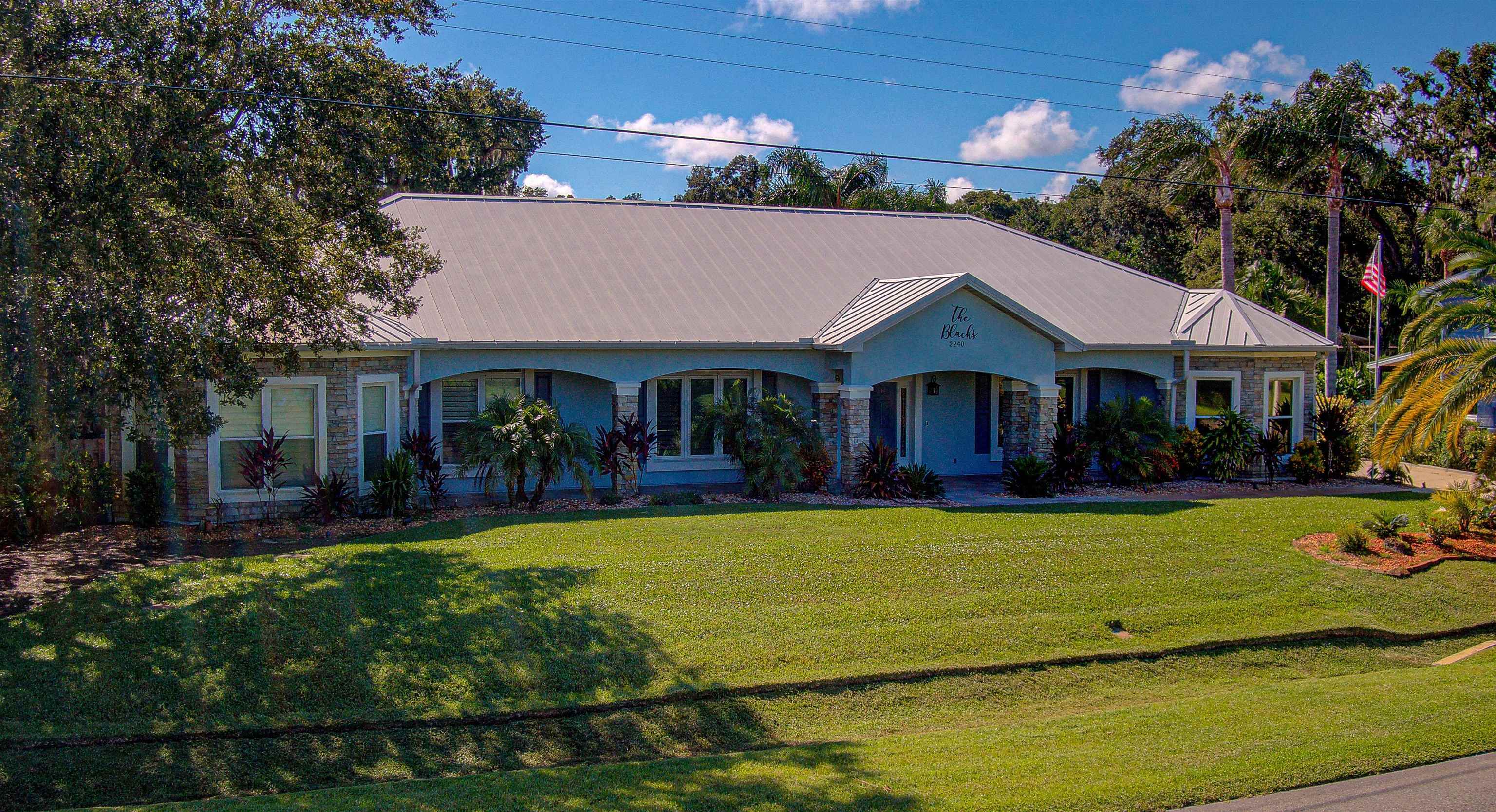 Property Photo:  2240 Shore Dr  FL 32086 