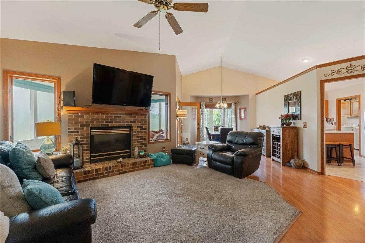 Property Photo:  820 Anna Court  WI 53594 