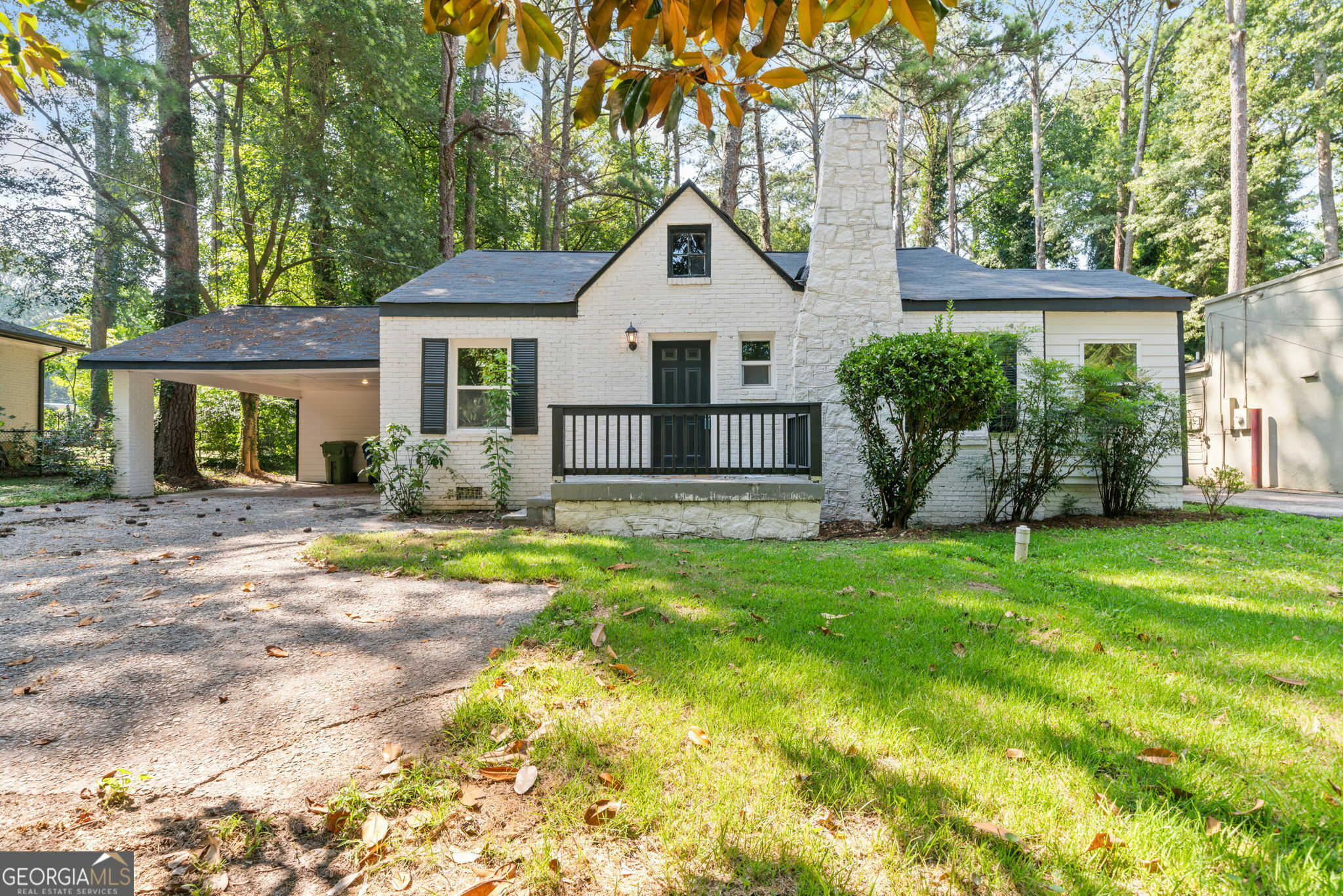 Property Photo:  2000 Cascade Road SW  GA 30311 