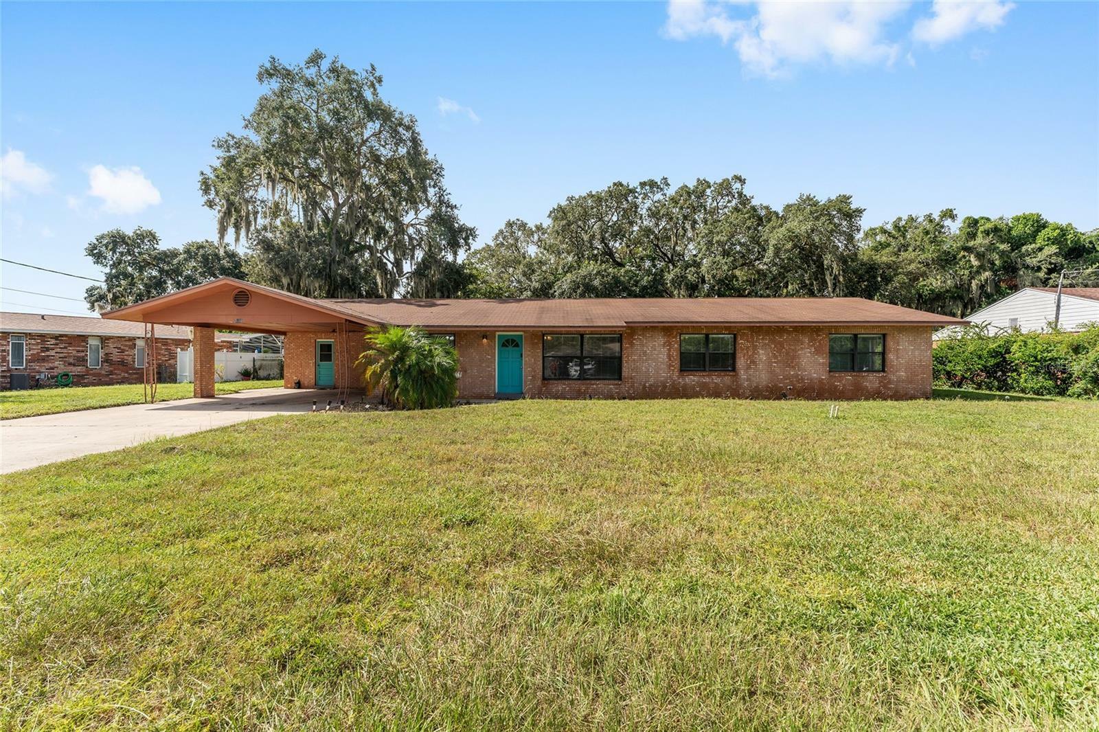 Property Photo:  1003 N Shore Drive  FL 34748 