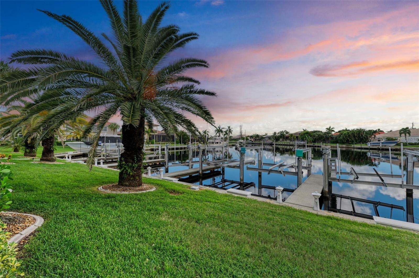 Property Photo:  2620 Tarpon Cove Drive 312  FL 33950 