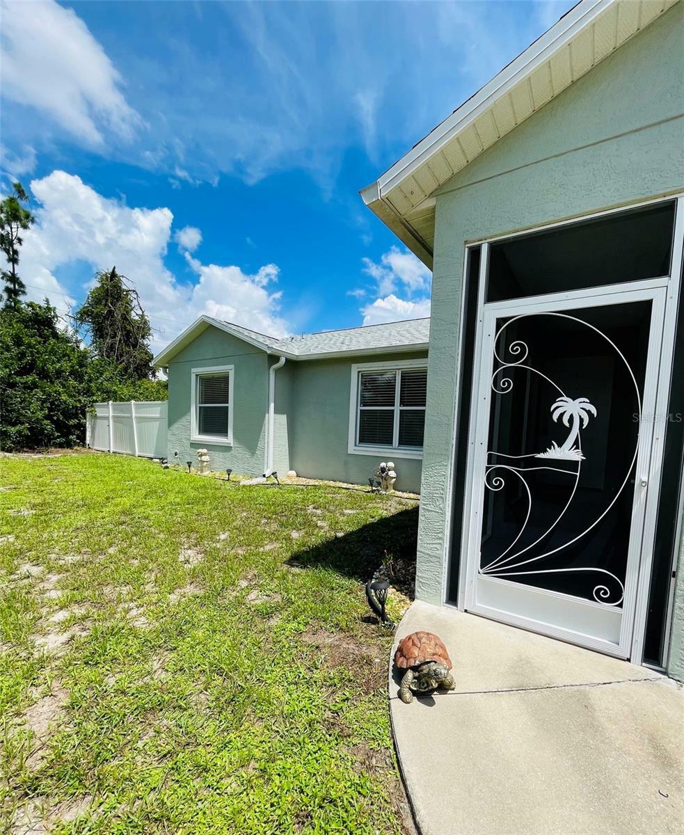 Property Photo:  7502 Cohen Street  FL 33981 