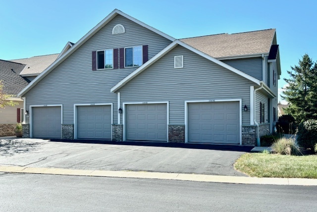 Property Photo: 2049 Pine Ridge Ct H WI 53024
