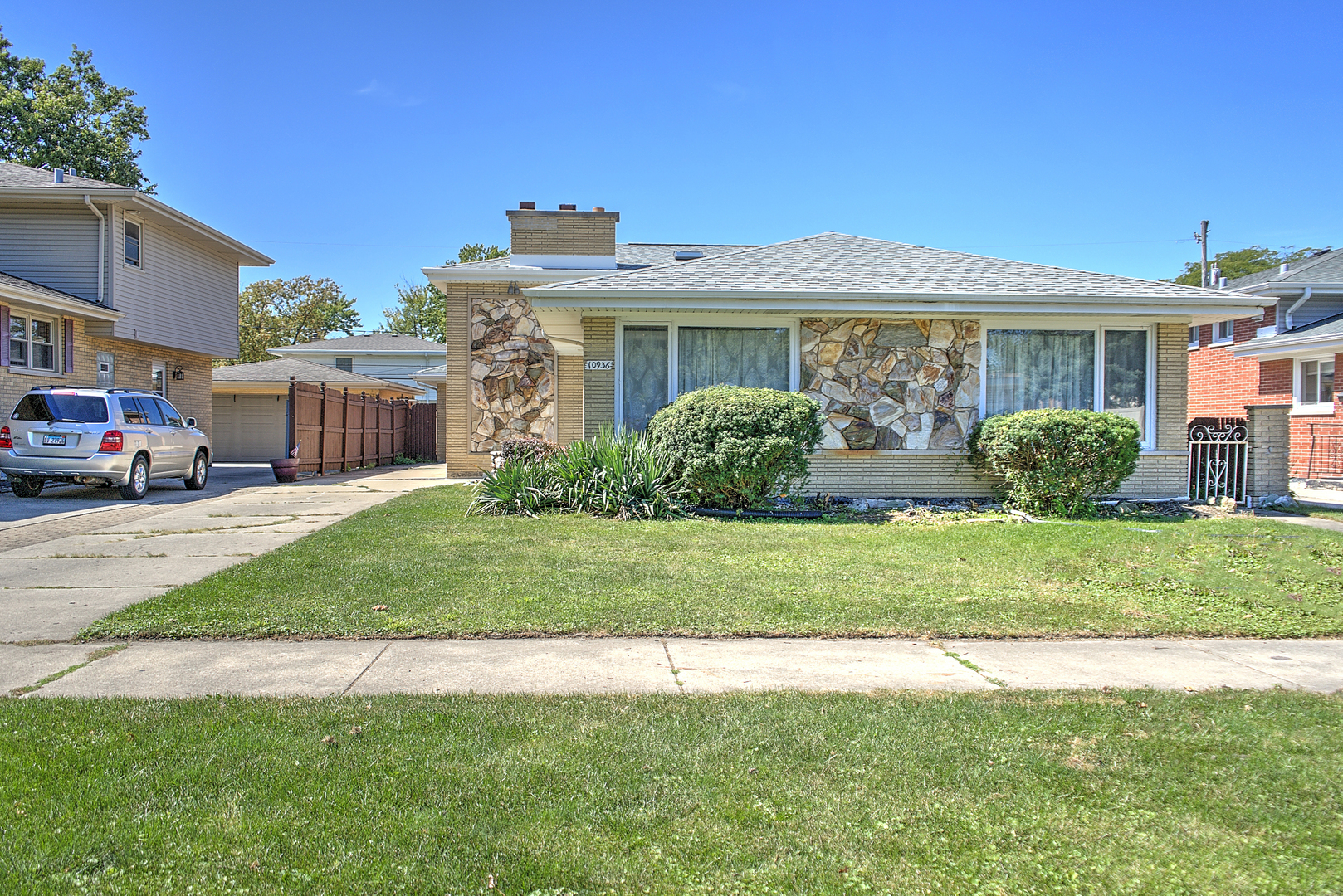 10936 S Kostner Avenue  Oak Lawn IL 60453 photo