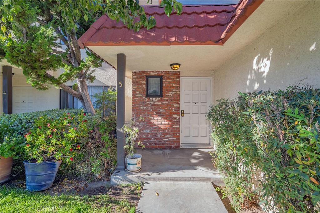 Property Photo:  9950 Reseda Boulevard 5  CA 91324 