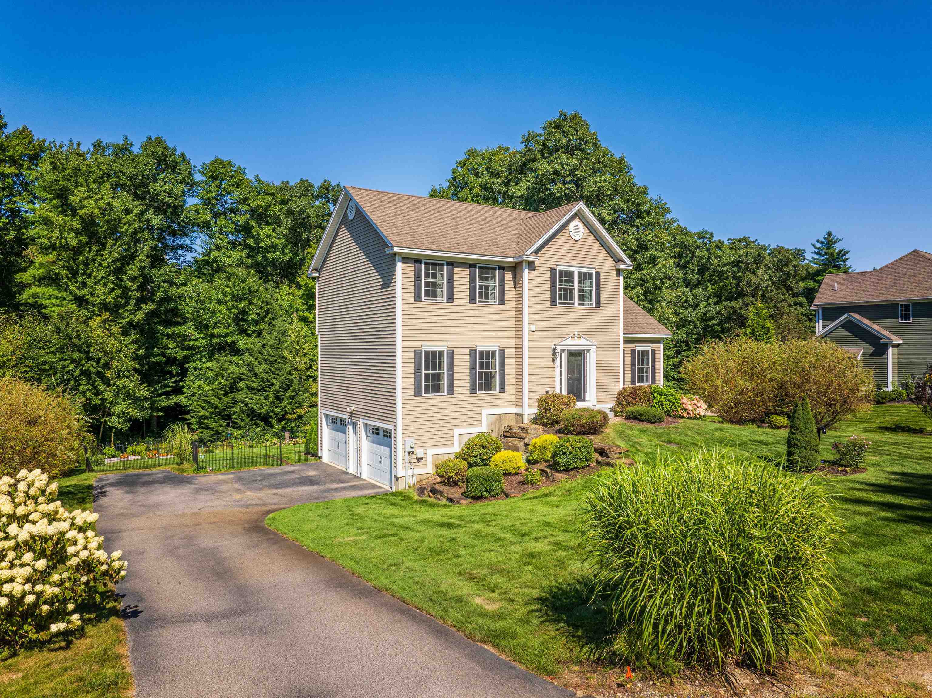 Property Photo: 51 Colt Lane NH 03042