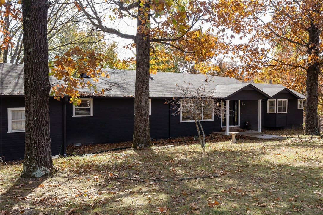 Property Photo:  106 E Woodside Lane  AR 72756 