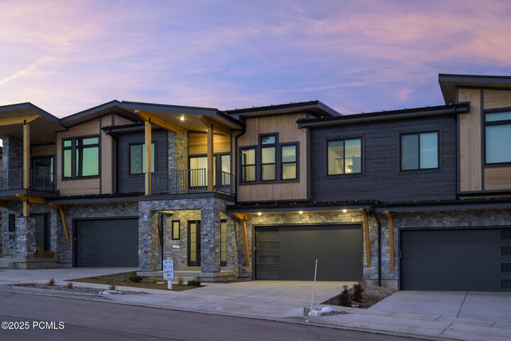 Property Photo: 1916 W Dotterel Circle UT 84032