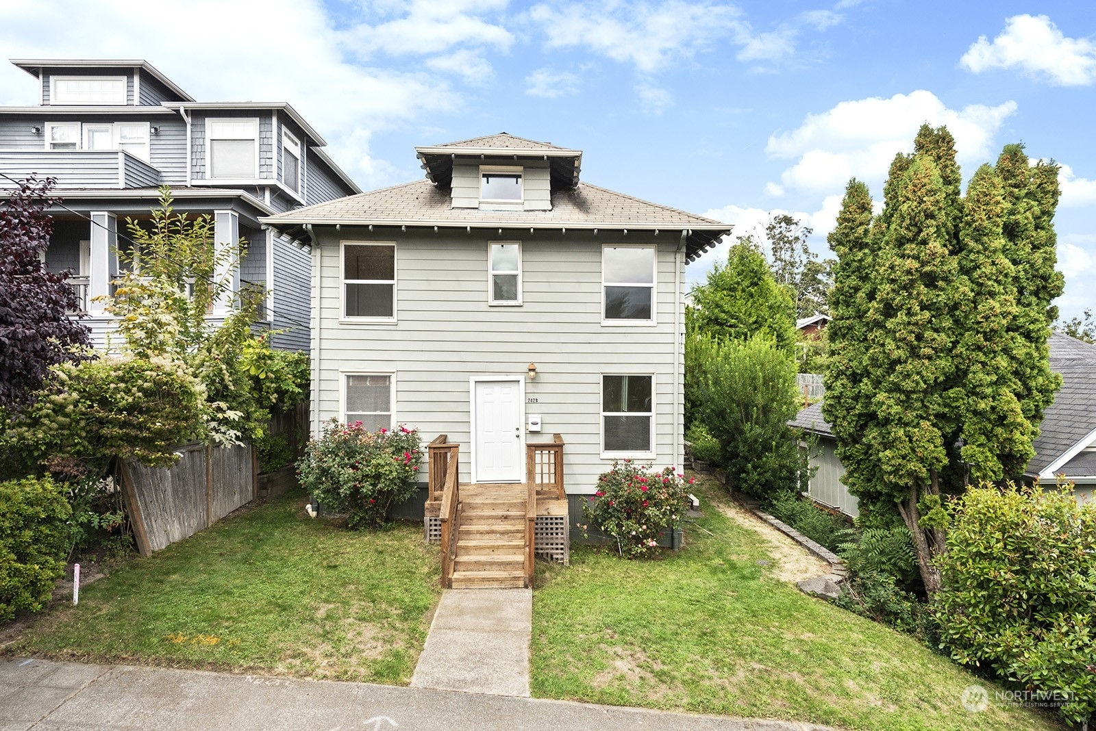 Property Photo:  2428 E Roy Street  WA 98112 