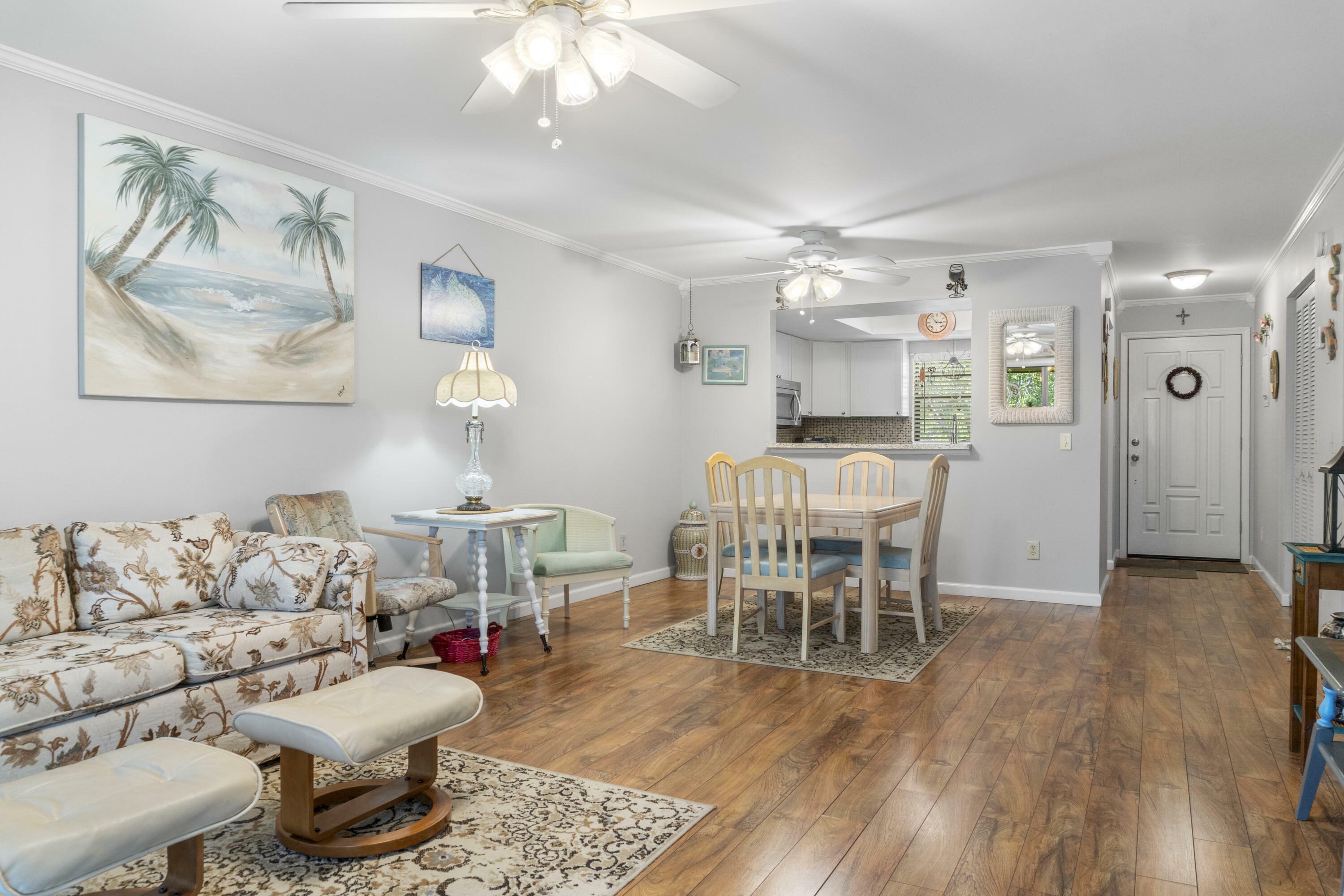 Property Photo: 400 18th Street P-5 FL 32960