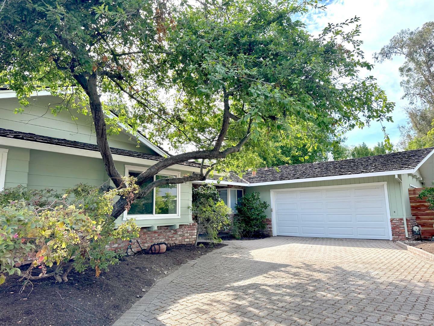 Property Photo:  2050 Madelaine Court  CA 94024 