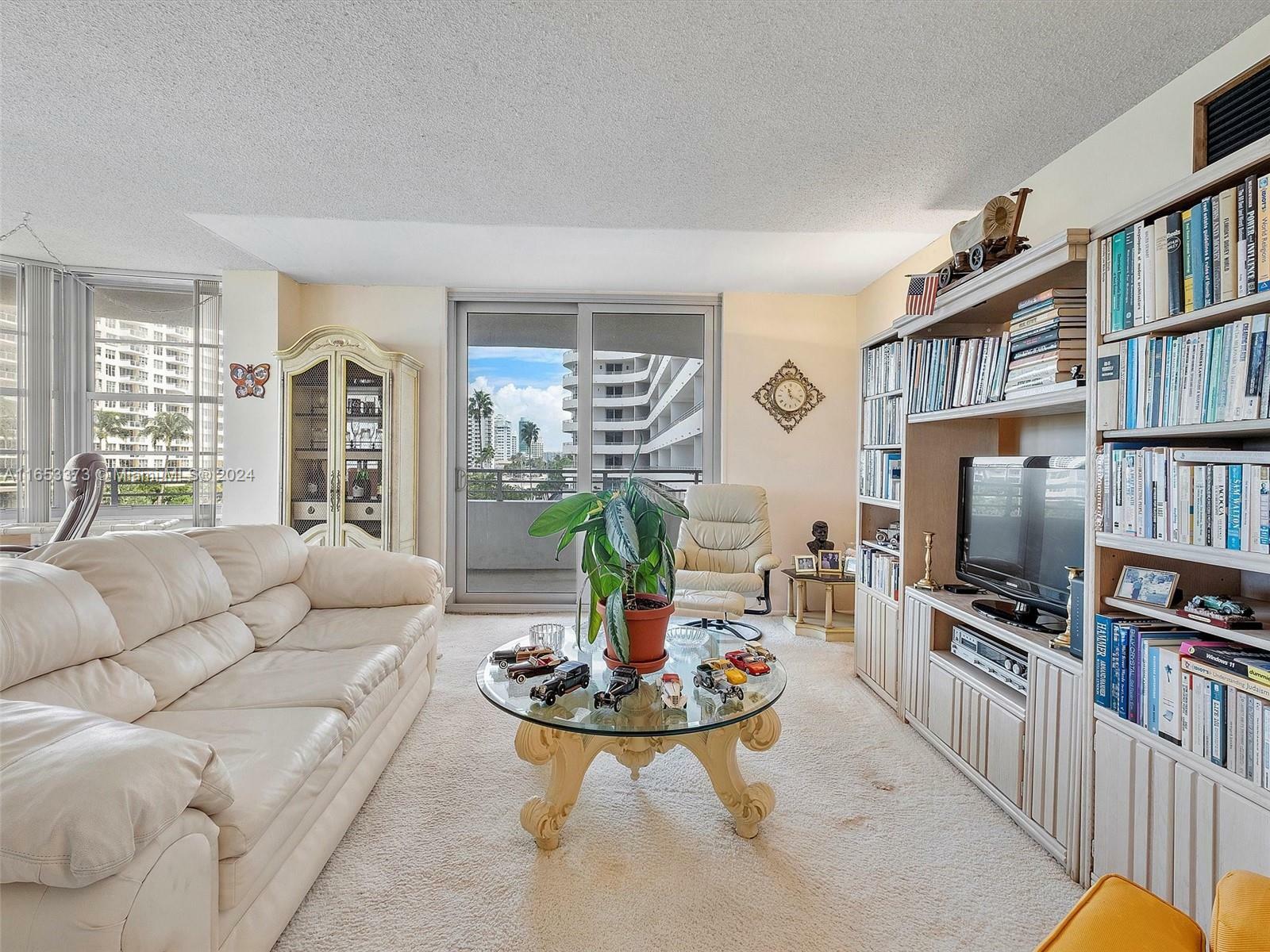 Property Photo:  5555 Collins Ave 4S  FL 33140 