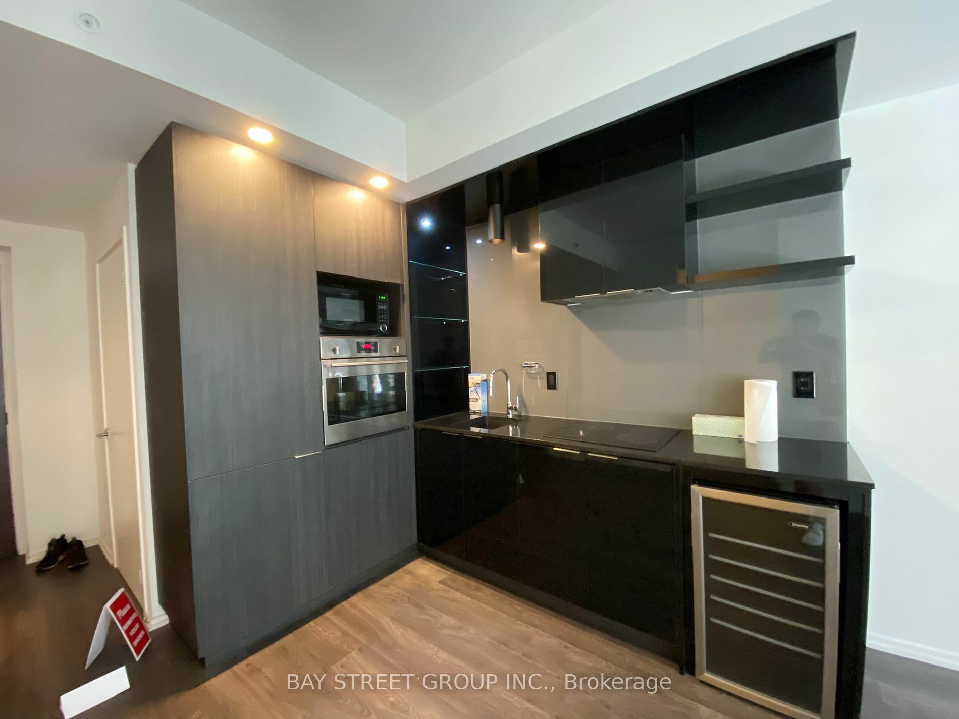 Property Photo:  70 Temperance St 1909  ON M5H 4E8 