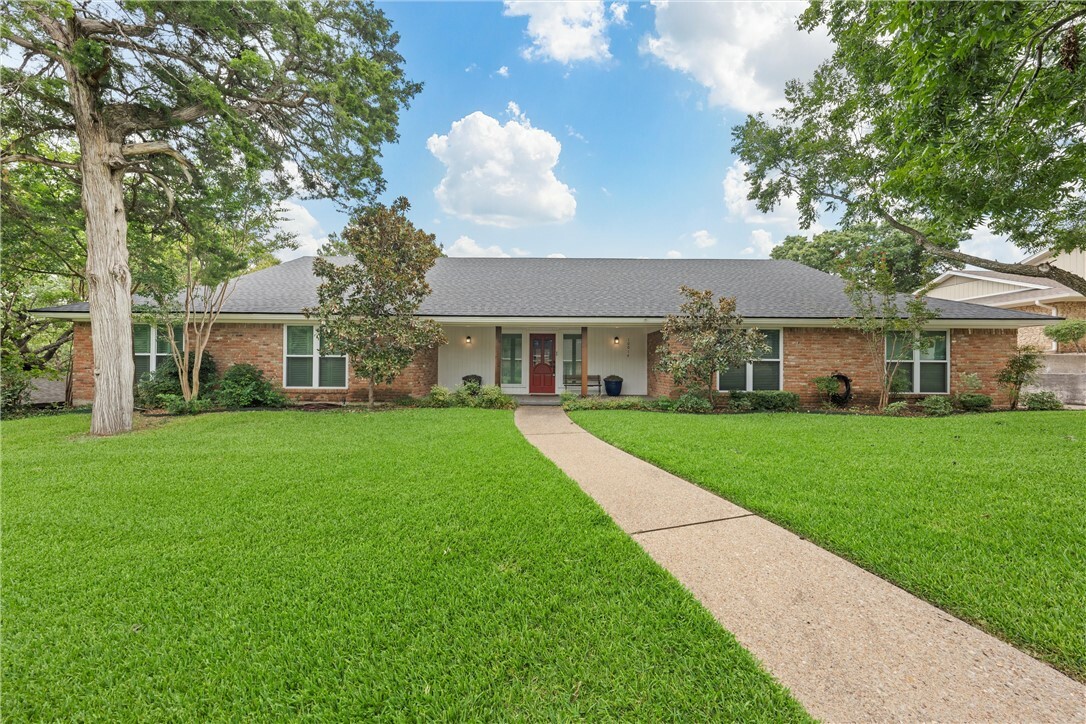 Property Photo:  10014 Burgundy Lane  TX 76712 